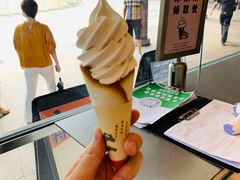 特浓牛乳王脆筒-喜茶(广州番禺奥园广场店)