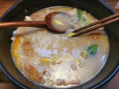 -银米·云南传统过桥米线(双廊黑金冠店)