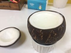 -志龙皇冠吃货椰子铺