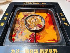 -老牌坊云南鱼豆花火锅(哈西万达店)