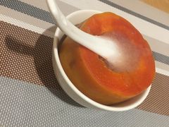 木瓜炖雪蛤-威珀斯酒店·珀萃美食餐厅 | 海鲜刺身·现烤生蚝·特色烤肉
