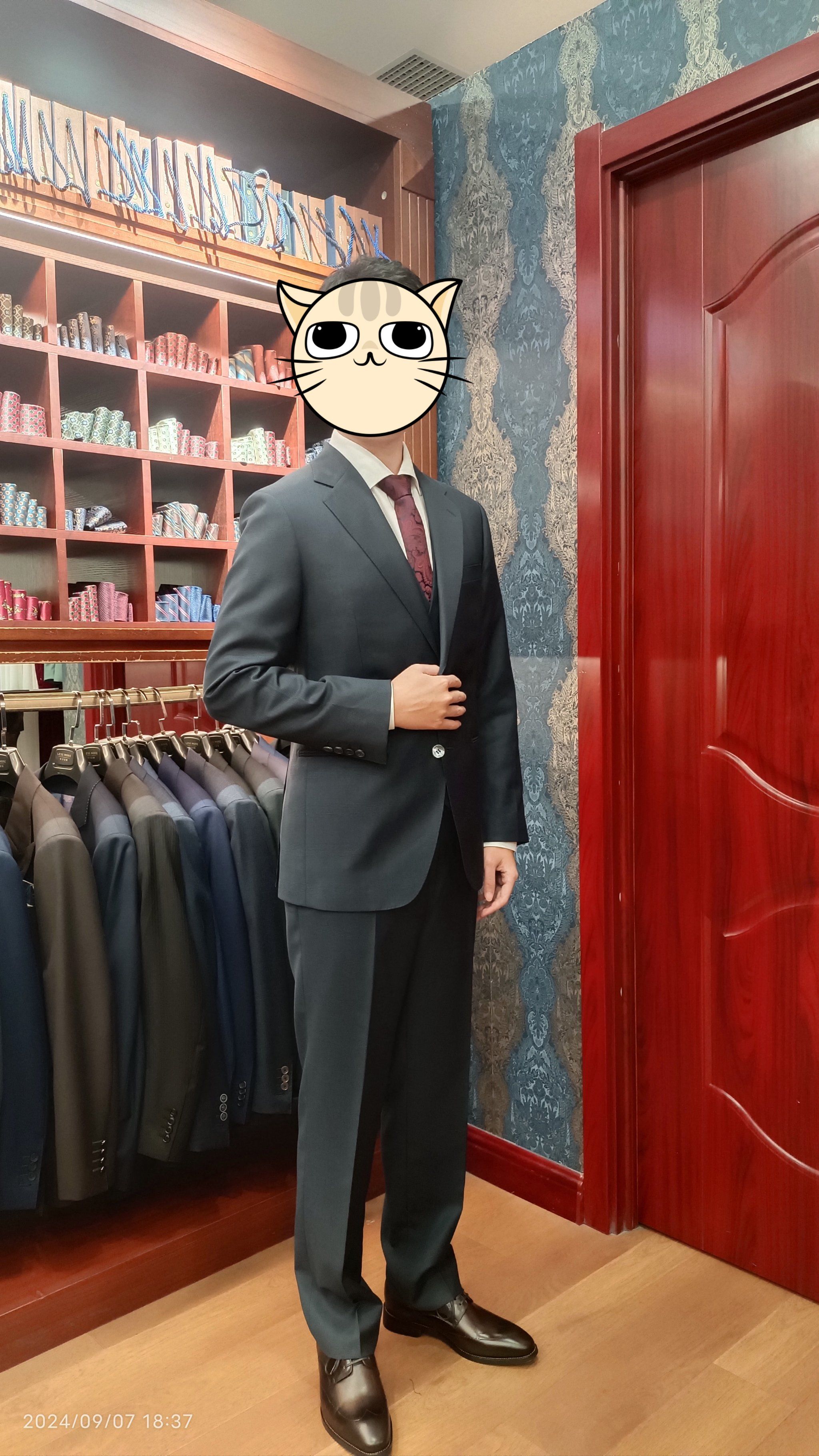 天津西服定制西装蓝色暗格三件套