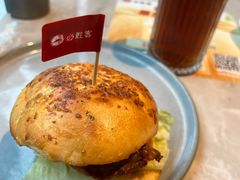 招牌秘制鸡腿堡-必胜客(上海新南方商城PH店)