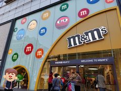 -m豆巧克力世界(上海世茂广场店)