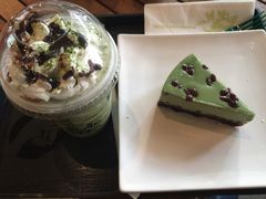 星冰乐咖啡和抹茶蛋糕-星巴克臻选(深圳罗湖万象城店)