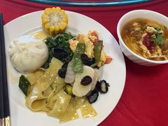 -乌兰湖畔草坪轻奢营地