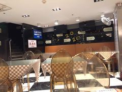 -新大咀港式茶餐厅(宝山万达店)