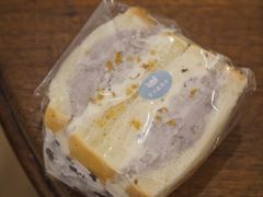 芋泥桂花乳清奶酪三明治-沁屋面包店(人民东路店)