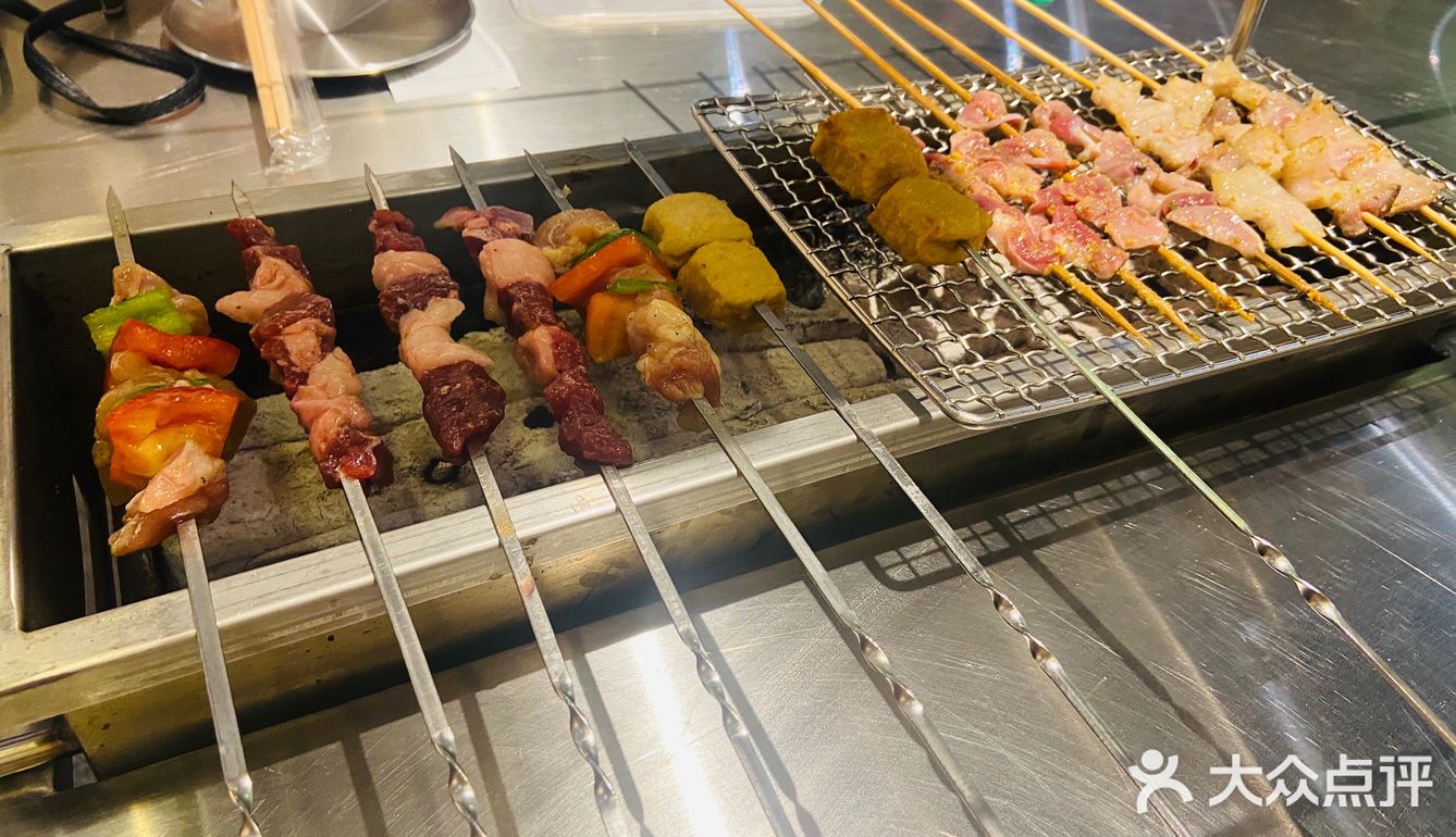 结果发现就在东站地铁Ｃ出口走一段就行