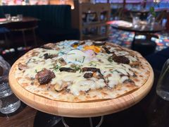 黑松露味羊肚菌披萨-Brut Eatery Wine Bar & Restaurant (建国东路店)