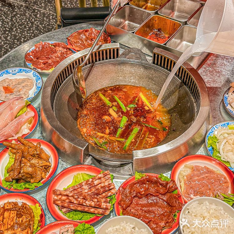 终于吃到现炒的地摊火锅‼️菜品低至1.9r