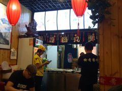 -愉肴麻辣香锅(中山路店)