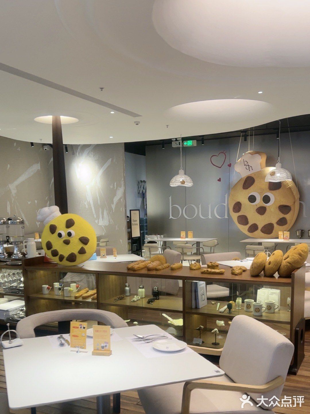 餐点口味都不错不会踩雷、份量蛮足的、点套餐很划算、推荐