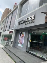 -LESSMORE科技头皮理容中心