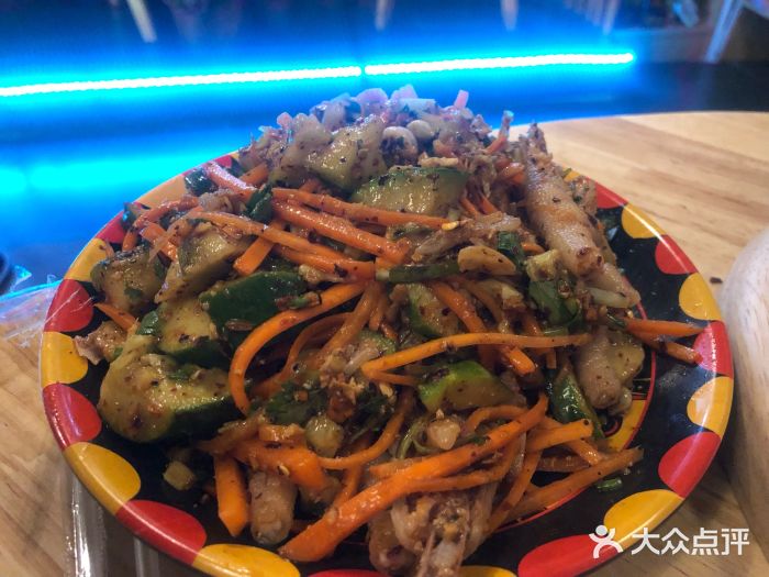 阿依云图片