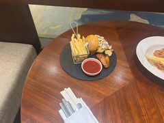 -亚龙湾希尔顿自助餐厅·海鲜·烧烤·沙滩BBQ·现场乐队