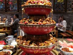 霸道龙虾拿下蛙-沪小二炭火蛙锅(淮海中路美食不夜城店)