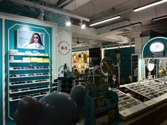 -英伦眼镜蔡司依视路折扣店(通州万达店)