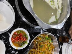 -牛一煲美食(江高店)