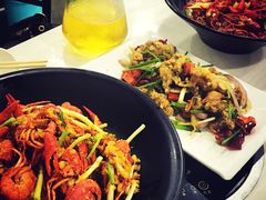 -虾弄弄海派小龙虾·牛羊蝎子火锅