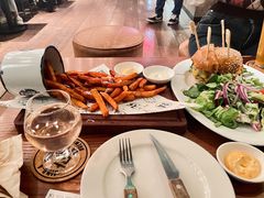 CBD汉堡-京A Taproom·精酿餐吧(CBD店)