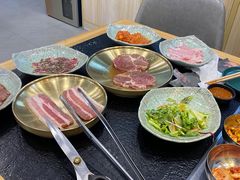 -臻牛烤肉