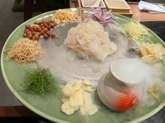 -得意咚瓜·顺德鱼生·冬瓜火锅(深圳首店)