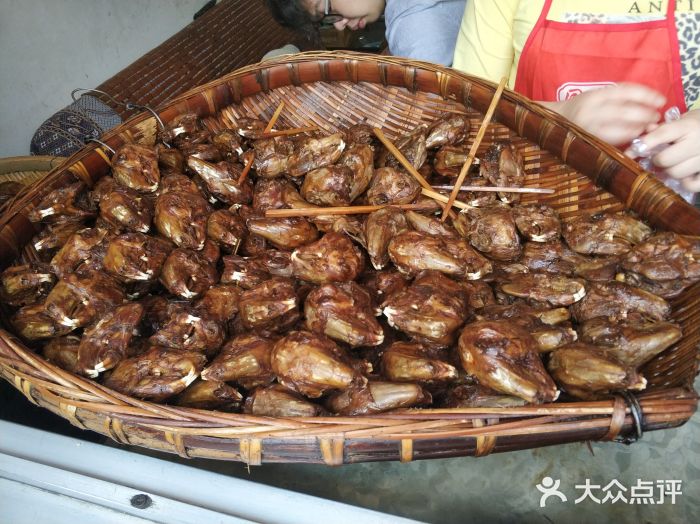 邓氏兔头五香兔头图片