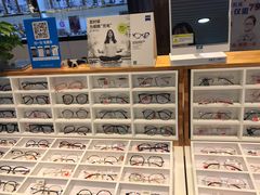 -MiRi眼镜连锁·蔡司·尼康控优点合作店(莘庄店)