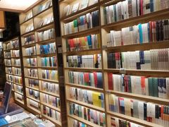 -猫的天空之城概念书店(杭州南宋御街店)