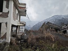 -四川汶川特大地震漩口中学遗址