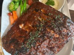-Chom Cafe and Restaurant