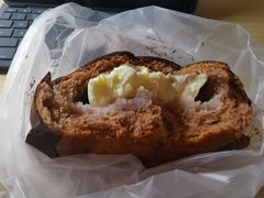 可可芋泥夹心面包-巴黎贝甜(五月花广场店)