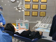 -上海仁爱医院口腔科 · 种植