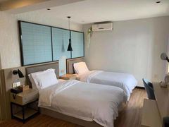 -柏曼酒店(合肥国购广场三里庵地铁店)