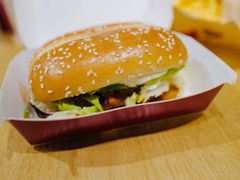 铁板鸡腿汉堡-肯德基(南京站A2检票口楼上)