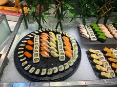 -亚洲国际大酒店·云顶阁旋转自助餐厅