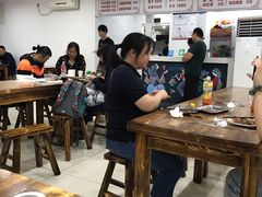 大堂-何记酿皮店(西流湾店)
