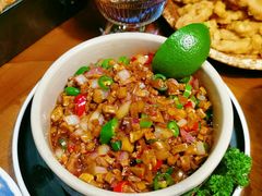 传统黑三剁配薄饼-雀舞云南菜(天津天河城购物中心店)