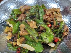 -湖南人家湘菜馆(镇江路店)