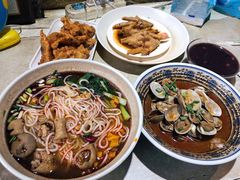 -爆炸头阿姨小四川正宗川味小吃(无任何分店)