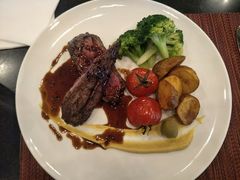 150天小牛腹肉配烤蔬菜-WOLFGANG PUCK KITCHEN & BAR(迪士尼小镇店)