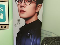 -美式眼镜·授权蔡司.依视路.尼康.豪雅.明月(人民广场店)