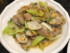 -J Daeng Seafood
