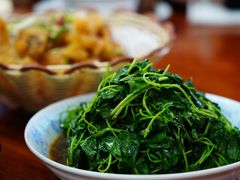-胡子饮食店