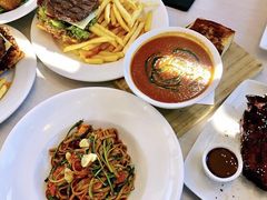 -Bully Hayes Restaurant & Bar