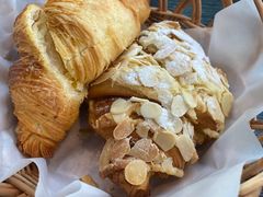 杏仁羊角-麦田工坊(月湖店)