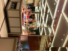 -大中华希尔顿酒店-念自助餐·嗨啤·小龙虾