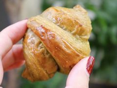 抹茶可颂-Let's Taipei 非常烘焙(太古里店)