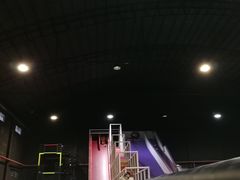-嘿哟动霸CHUA·新潮玩运动娱乐中心·蹦床滑冰团建乐园